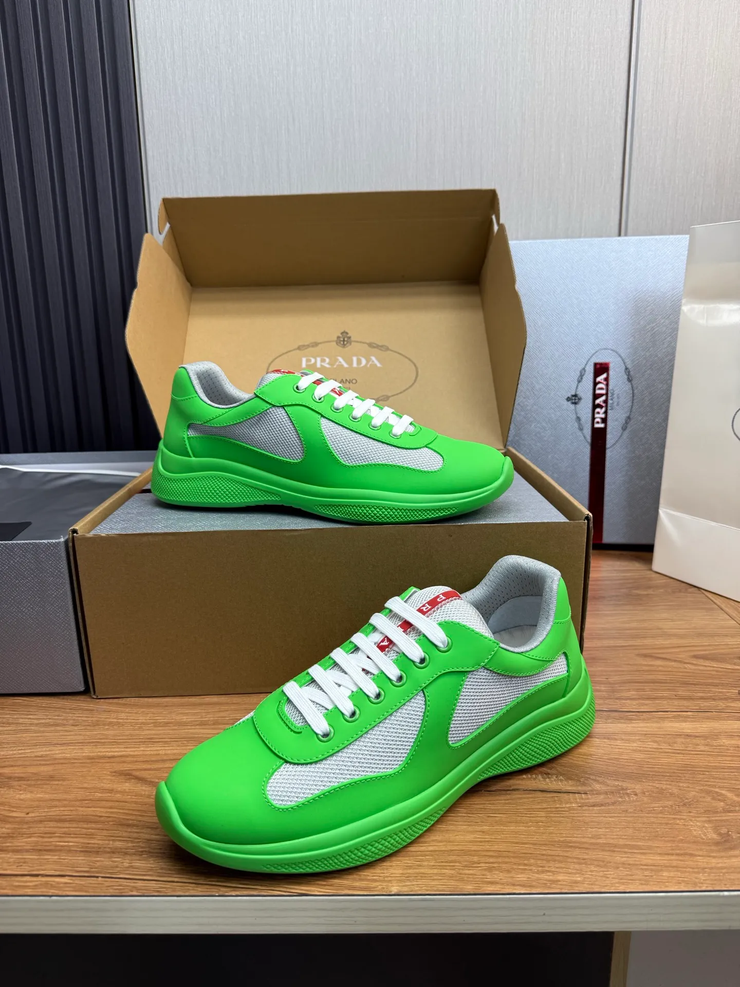 Men's shoes 640💰 [PRADA] Hot selling items🔥Must be recommended every day~~ Official website synchronized, 1:1 high quality shipments✔️ Imported cowhide fabric, rubber material + cowhide lining, original bottom, high-end airplane box packaging🎁 38-45 (38.45 custom-made, non-returnable)